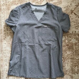 FIGS woman Gray V-Neck Scrub Top